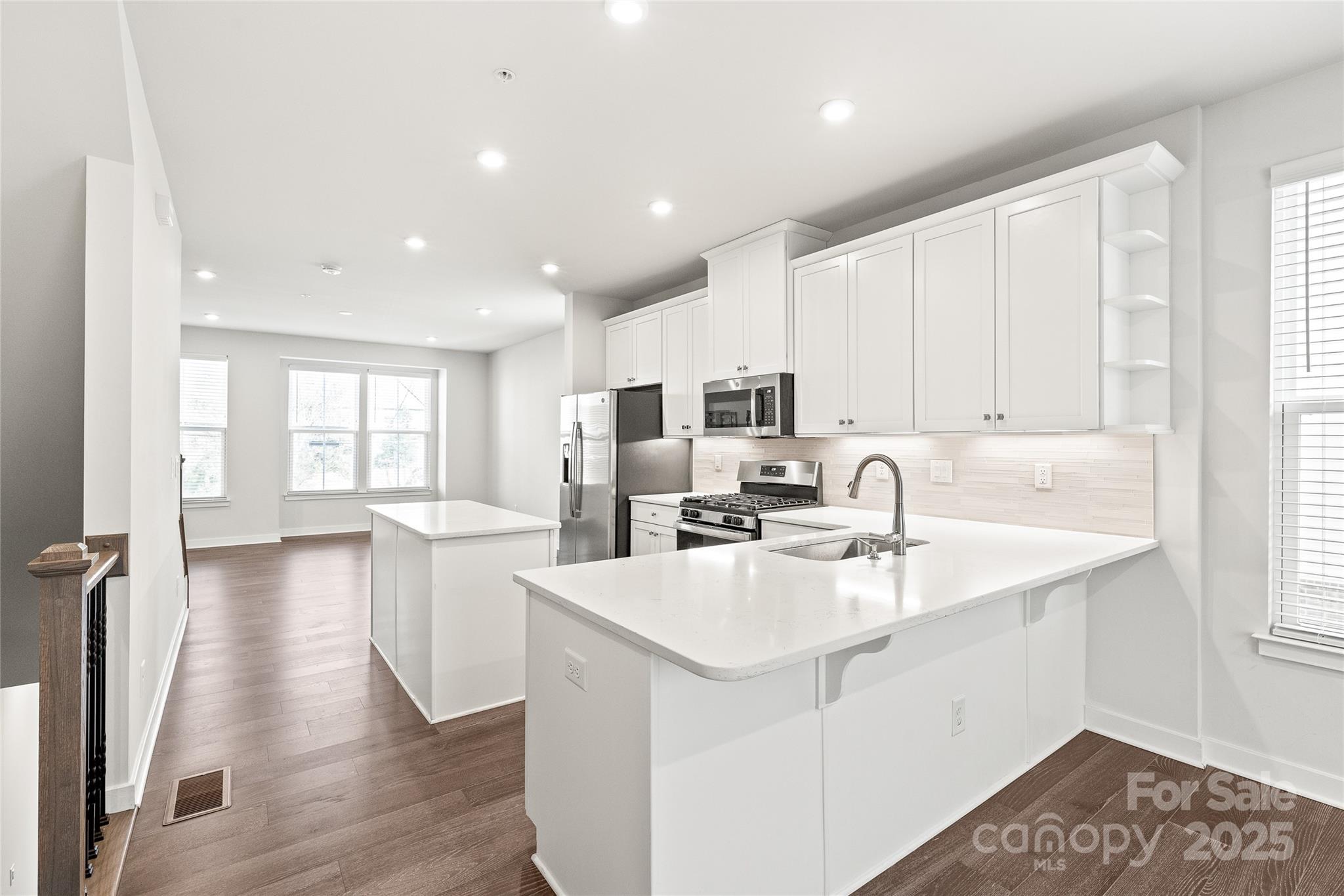 448 E 16th Street
