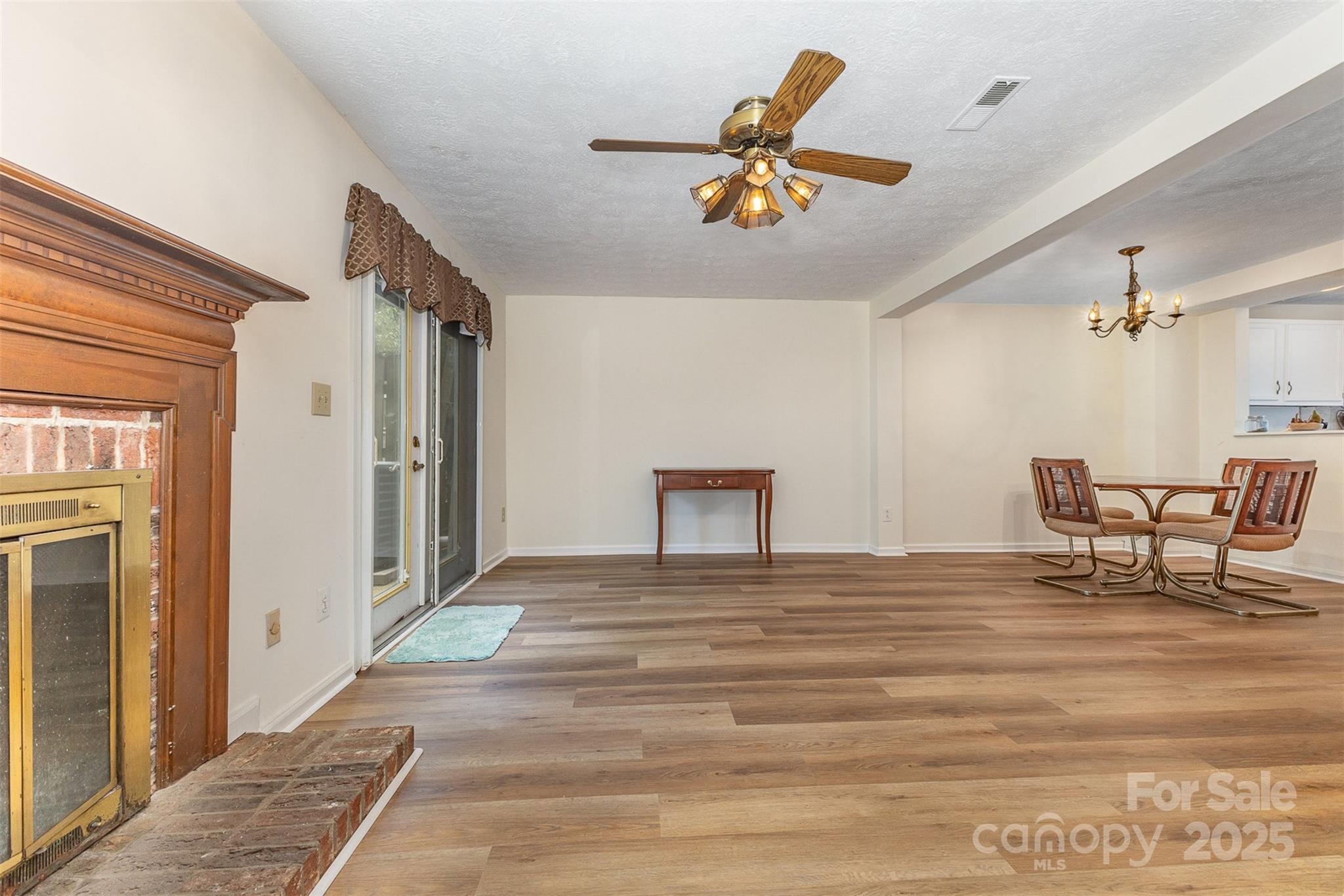 Waterford Townhomes - Residential