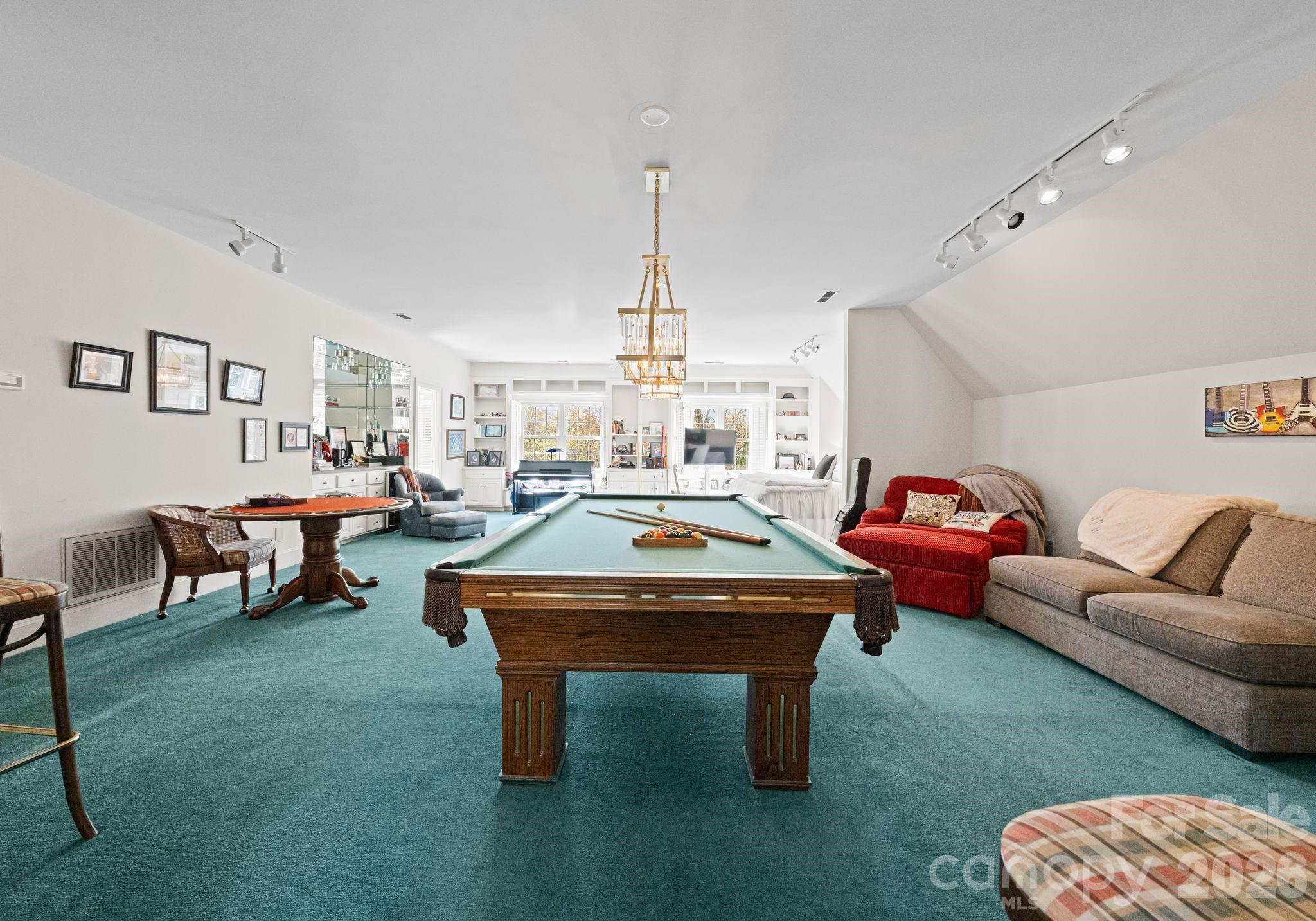 Seven Eagles - Residential