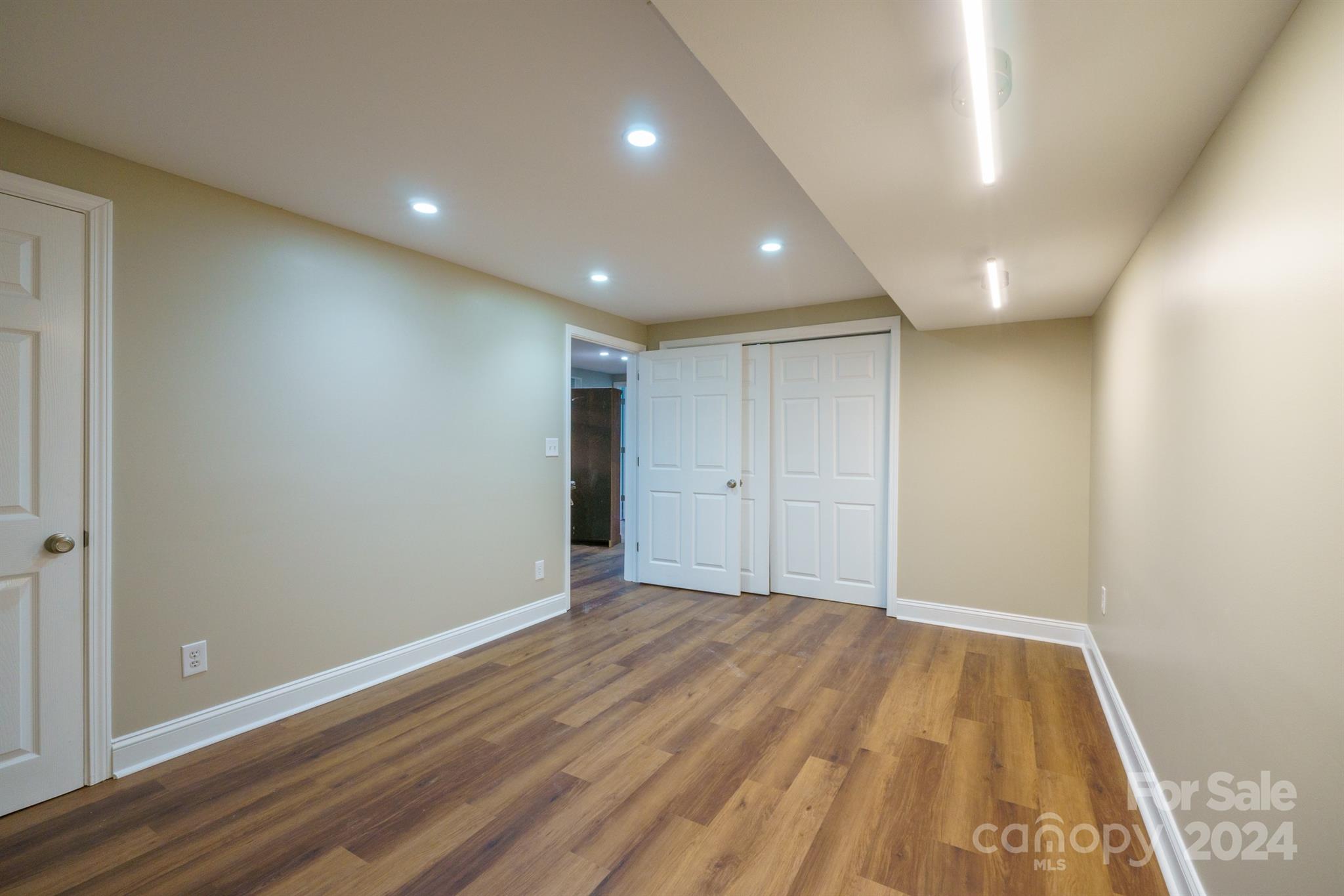 Lake Shore - Residential