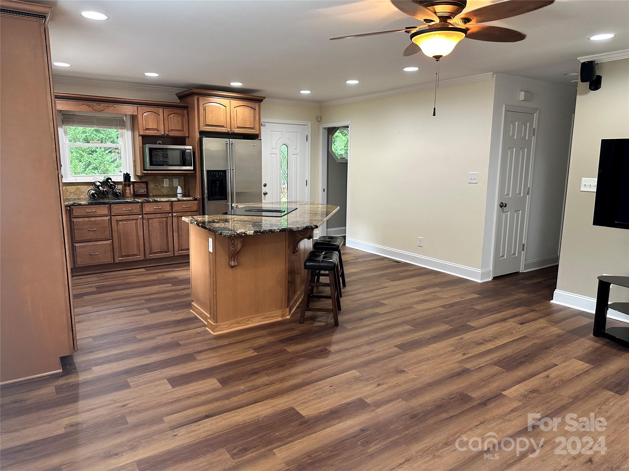 Lake Shore - Residential