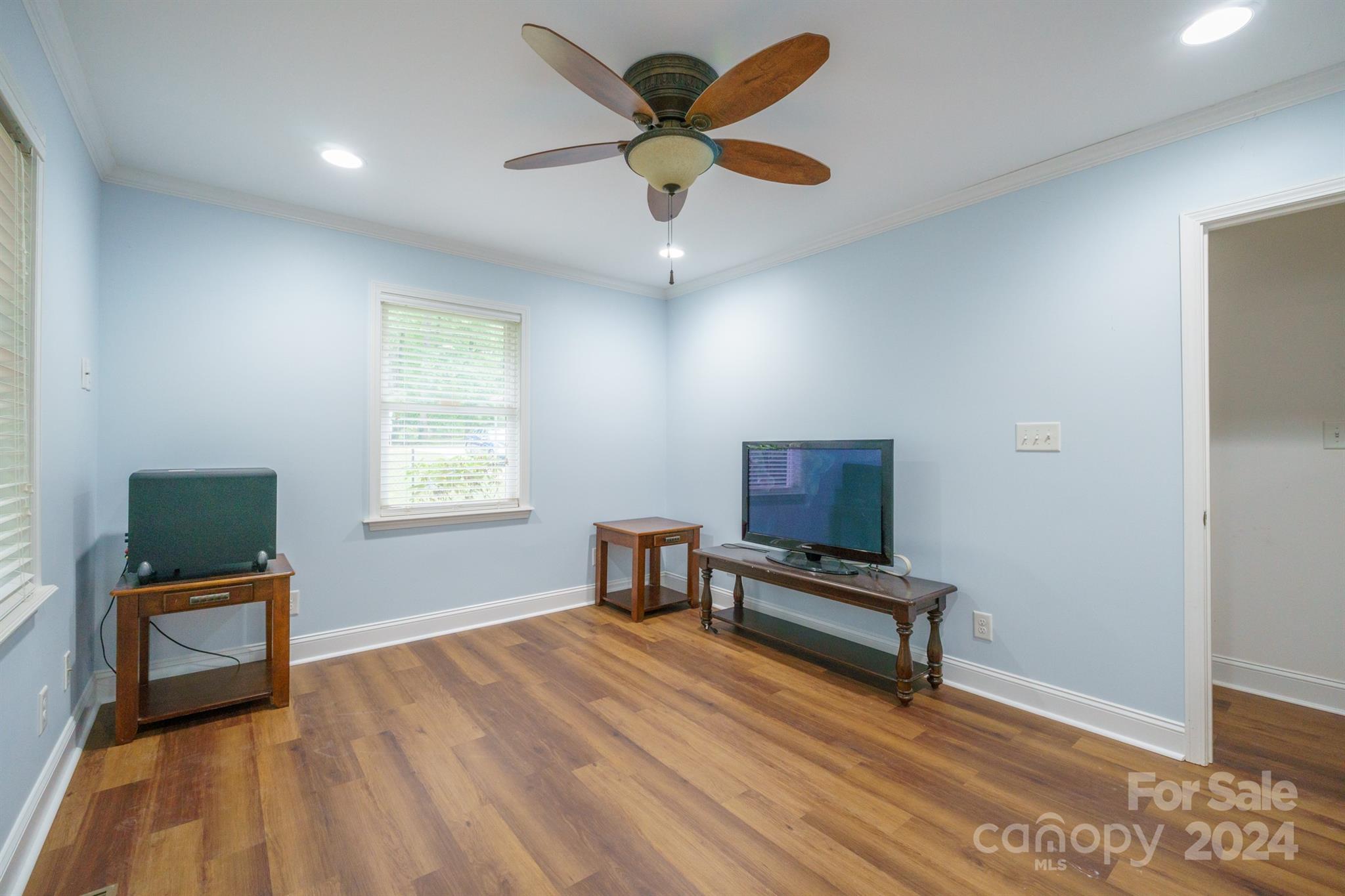 Lake Shore - Residential