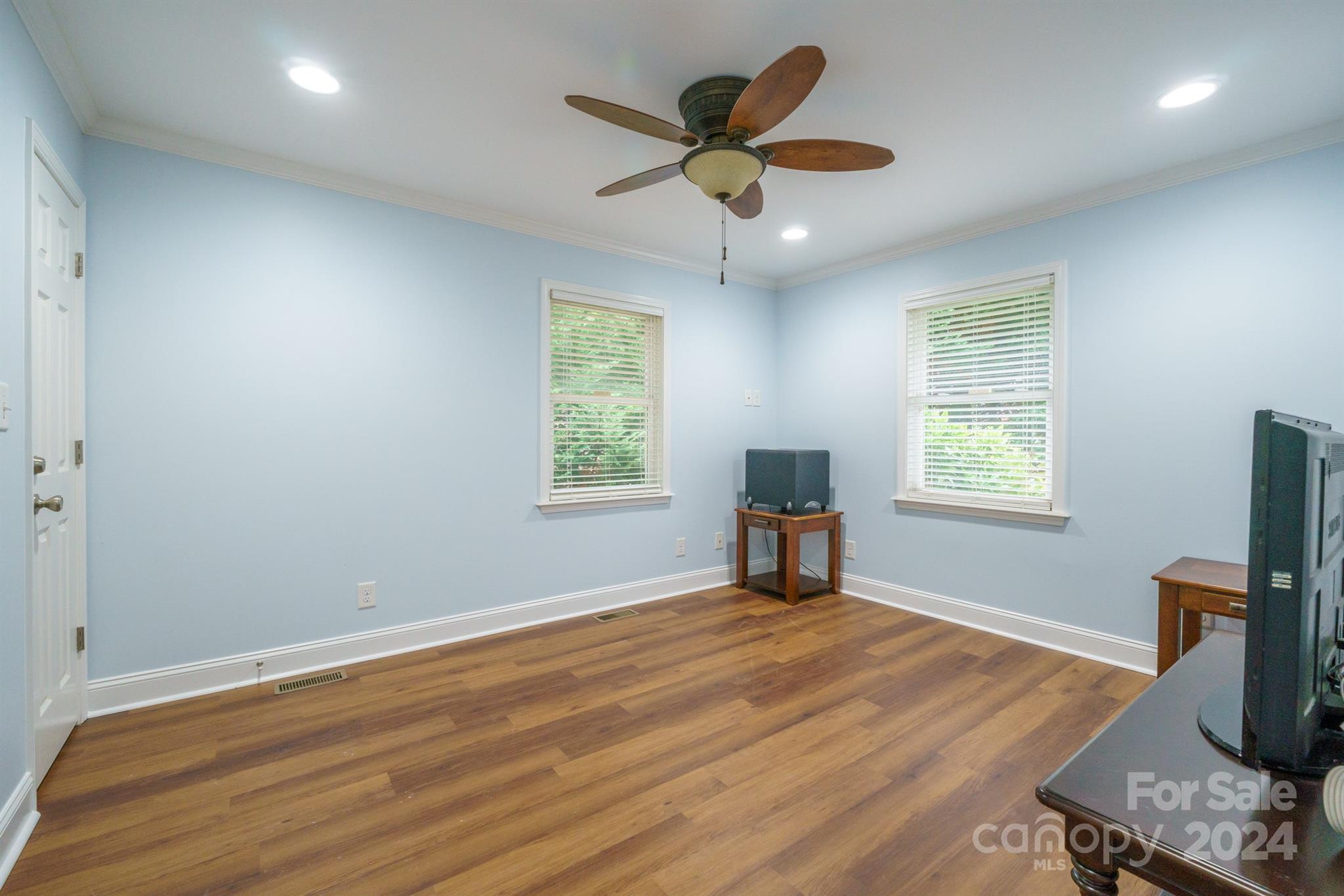 Lake Shore - Residential