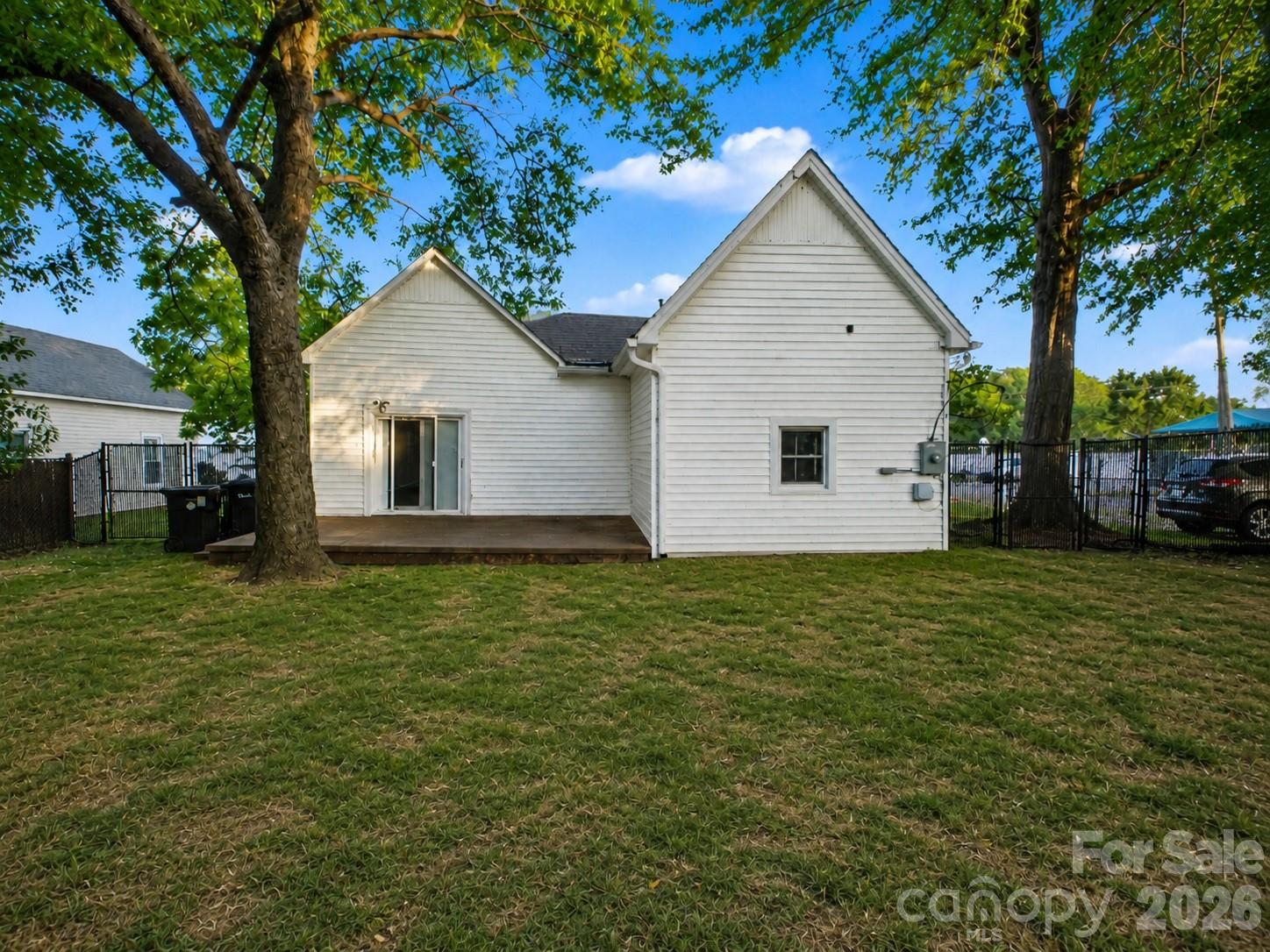 198 Buffalo Avenue NW