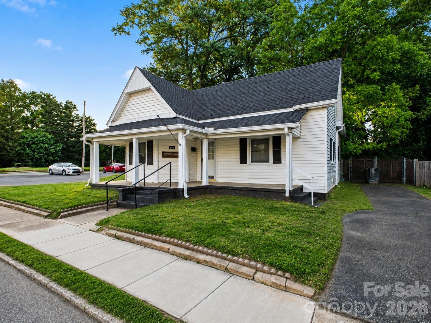 198 Buffalo Avenue NW