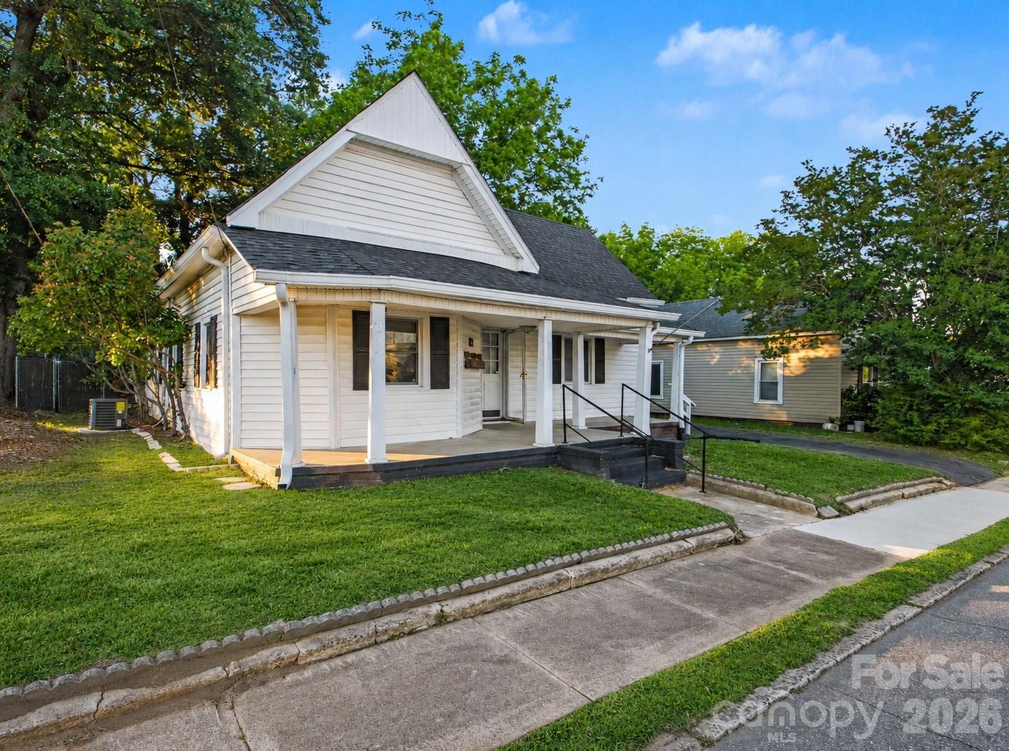 198 Buffalo Avenue NW