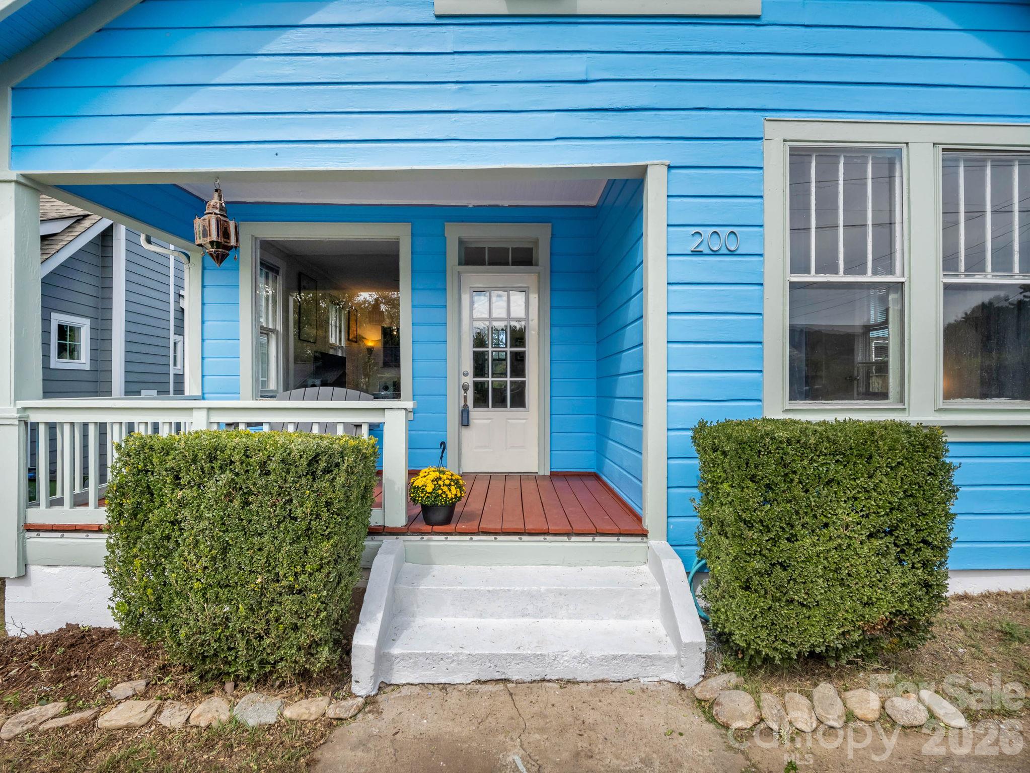 198 & 200 Courtland Place