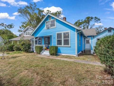 Photo for 200 Courtland Place