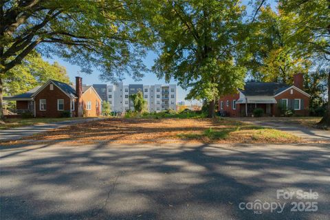 Photo of 2127 Millerton Avenue, Charlotte, NC 28208 (MLS # 4315704)