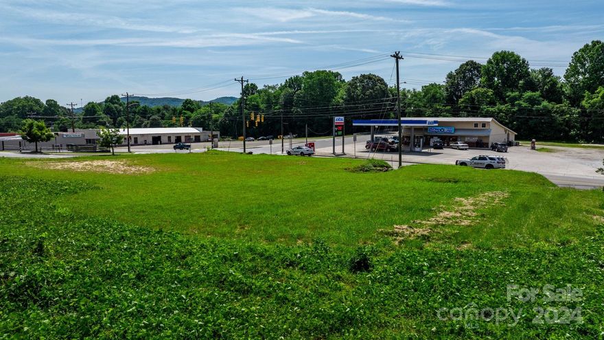 Check out this beautiful level lot located walking distance to downtown! This lot is currently zoned residential.  Enjoy city perks of city water, sewer, and gas hook up. This lot is shovel ready! Endless opportunity with the location.