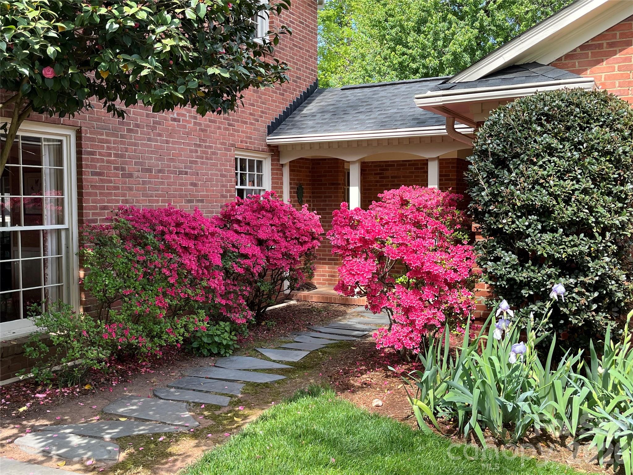 900 Greentree Drive