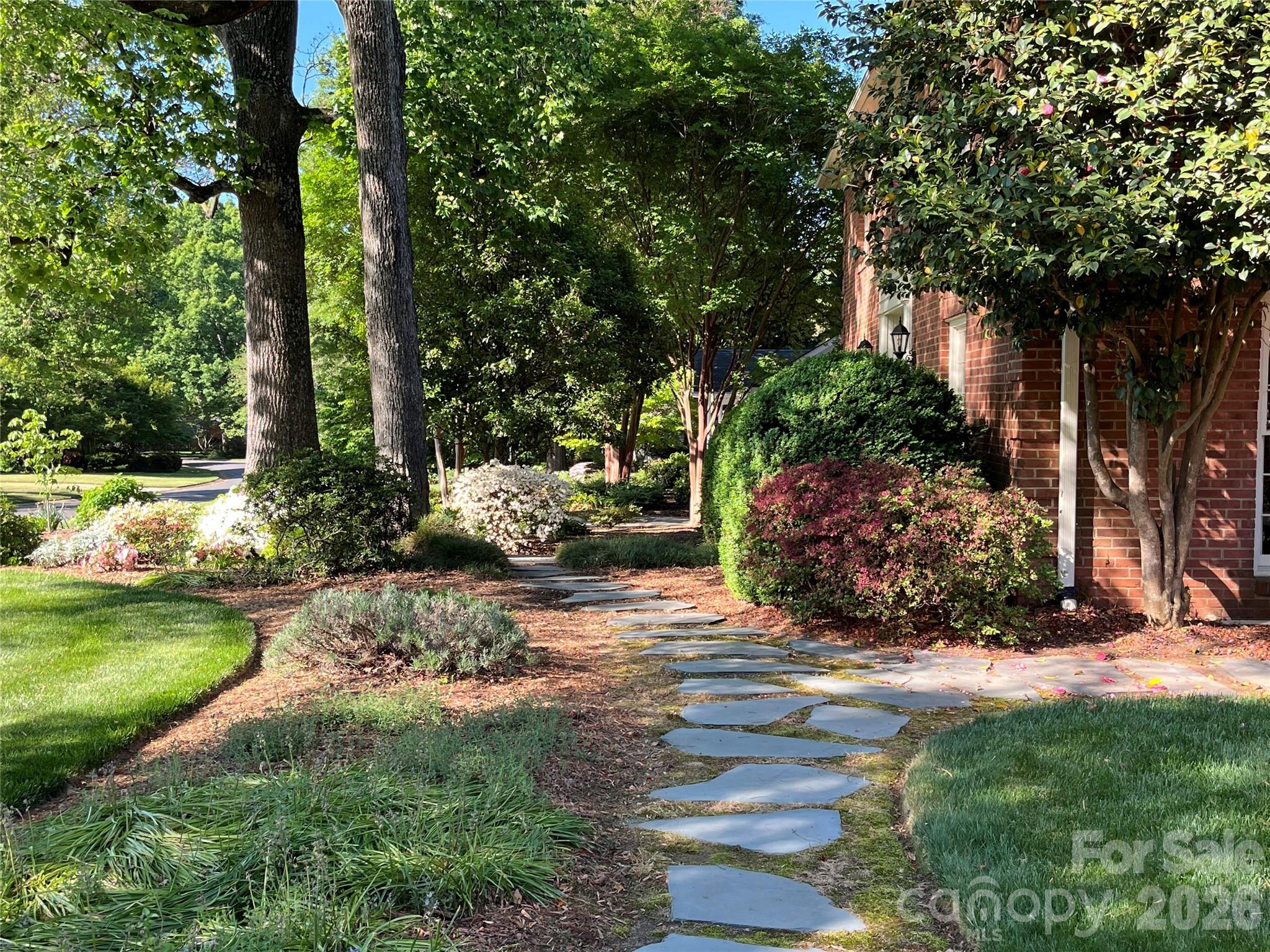 900 Greentree Drive