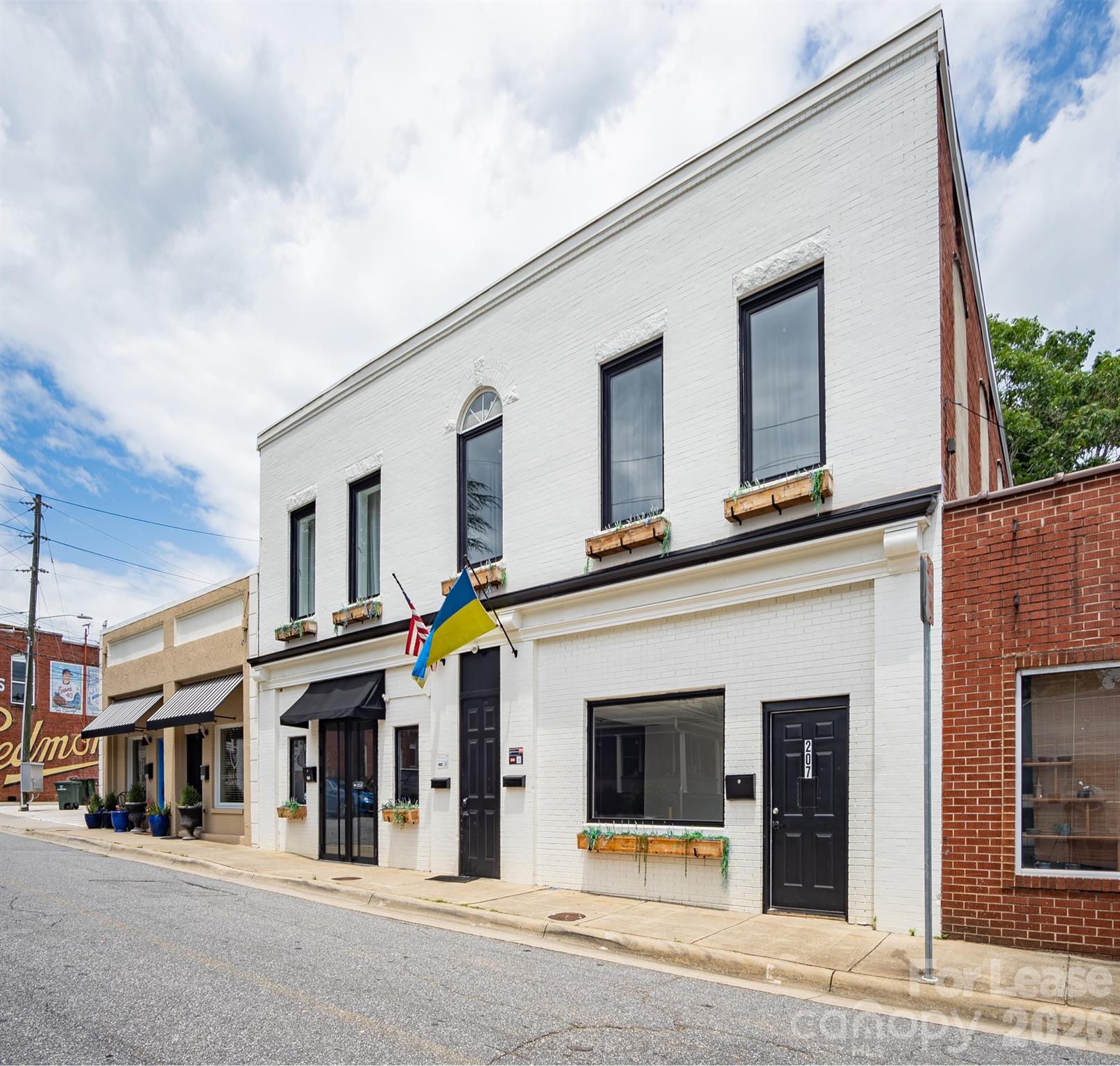 207 S Academy Street