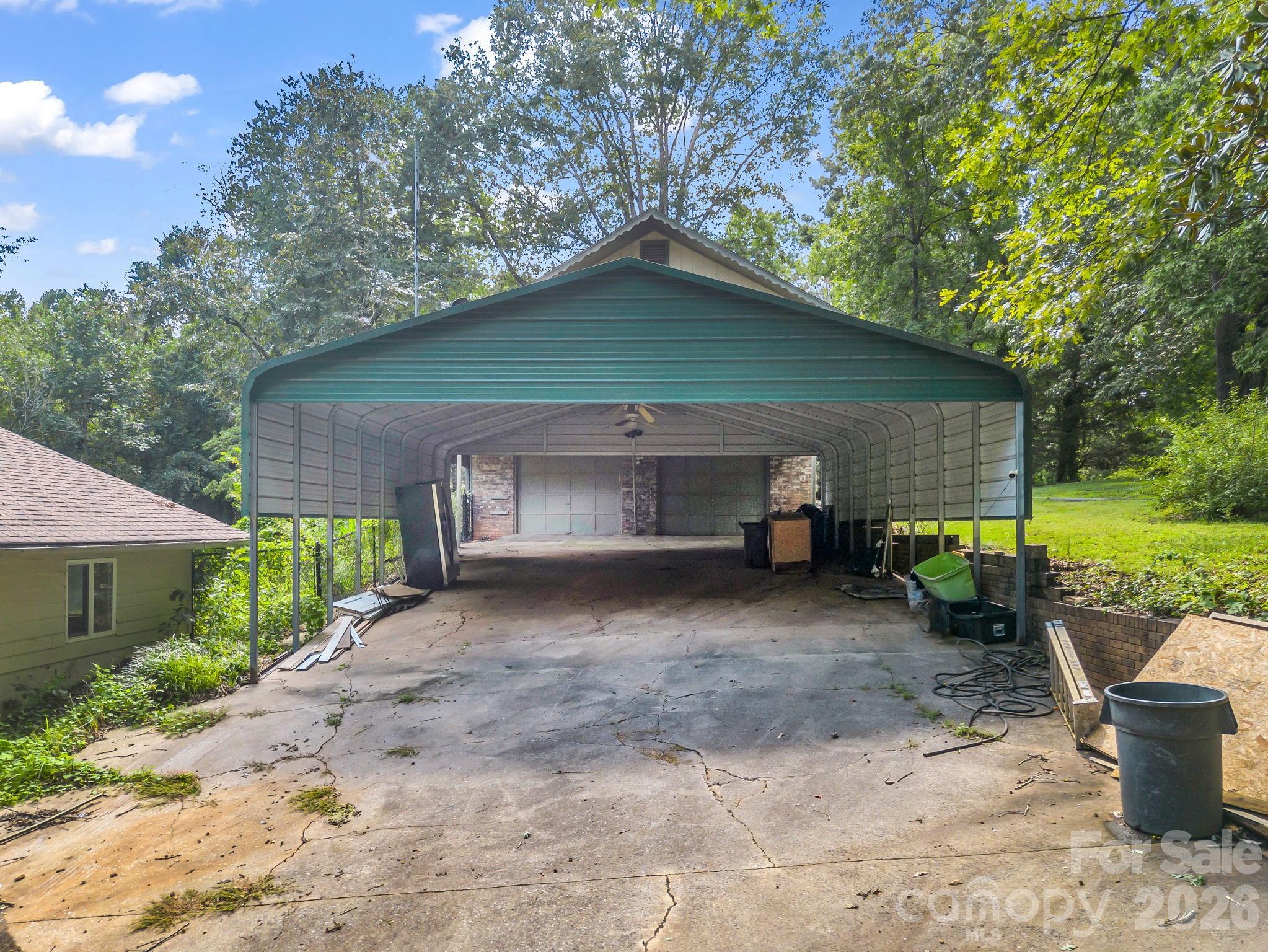 200 Woodland Circle