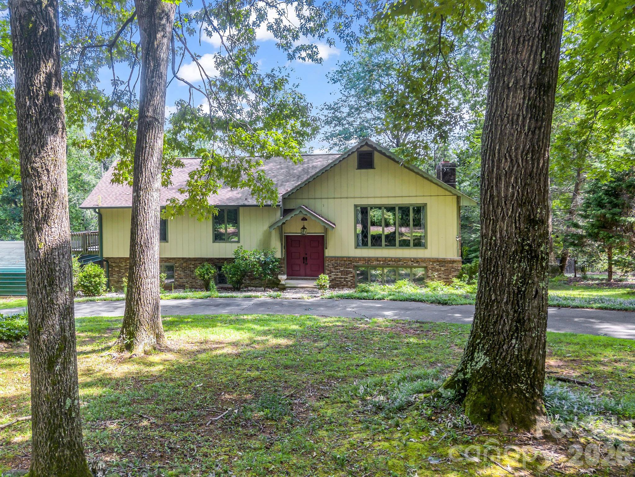 200 Woodland Circle