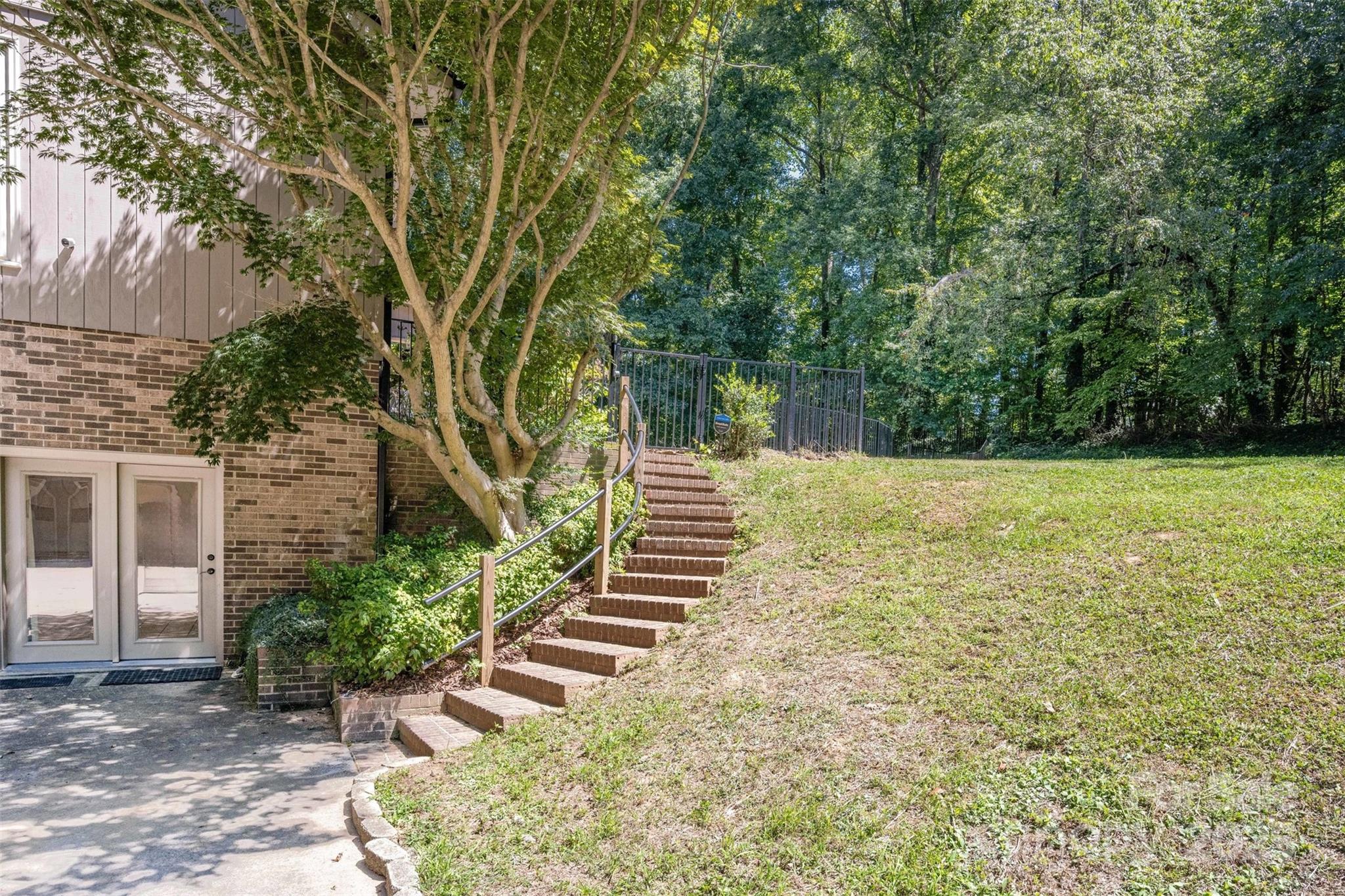 761 White Oaks Road