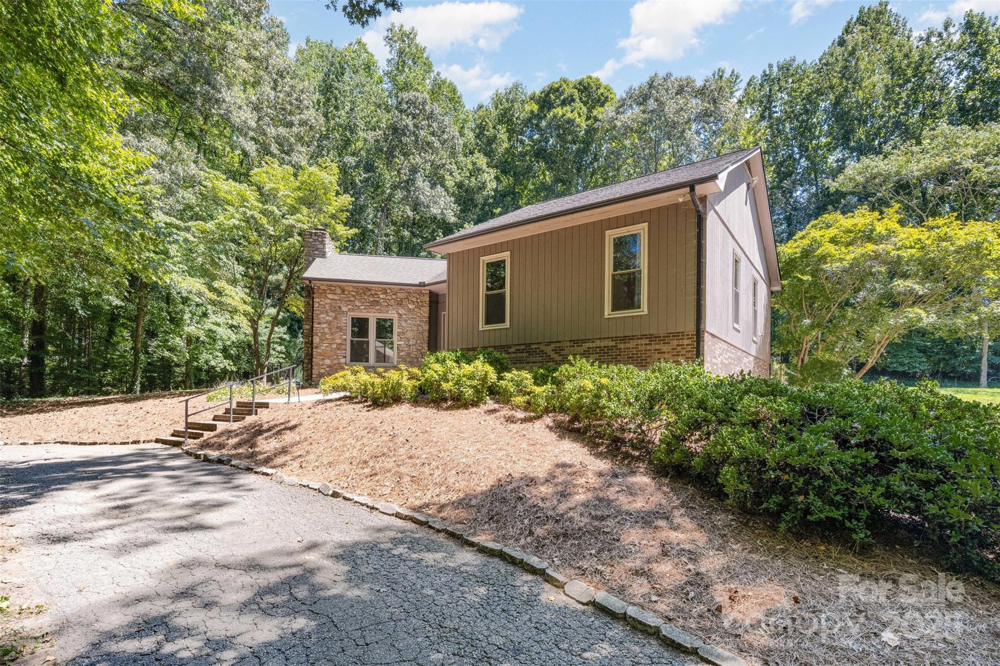 761 White Oaks Road