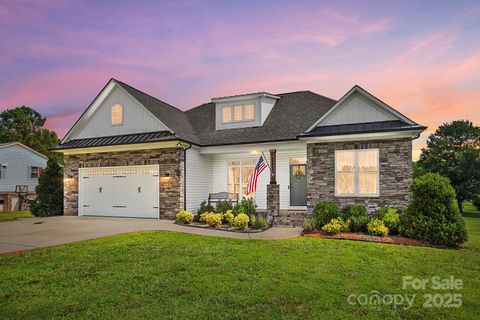 Photo of 102 Royal Avenue, Albemarle, NC 28001 (MLS # 4277615)