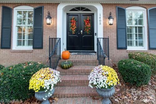 1405 Lyndhurst Drive