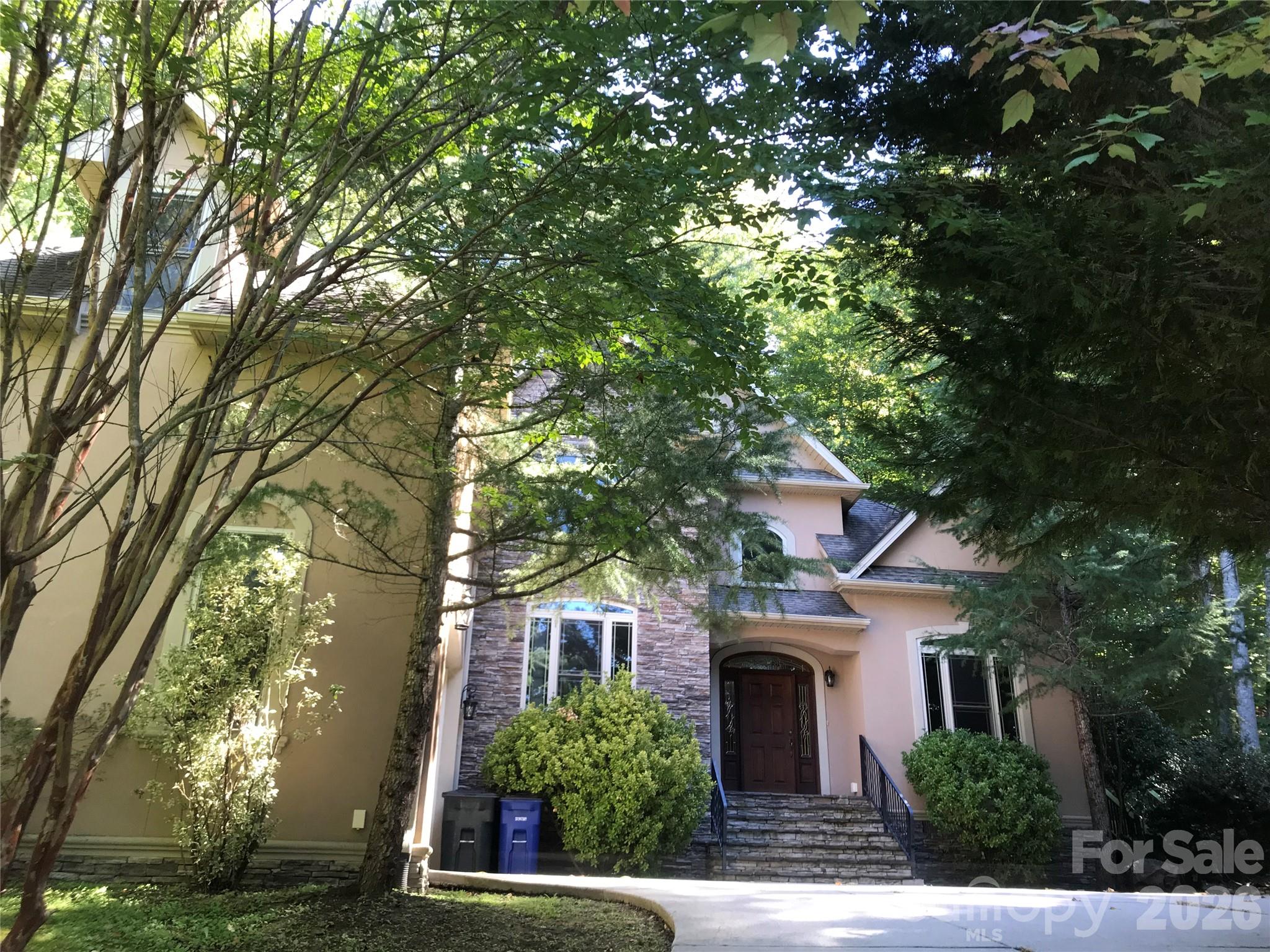 107 Twin Courts Drive