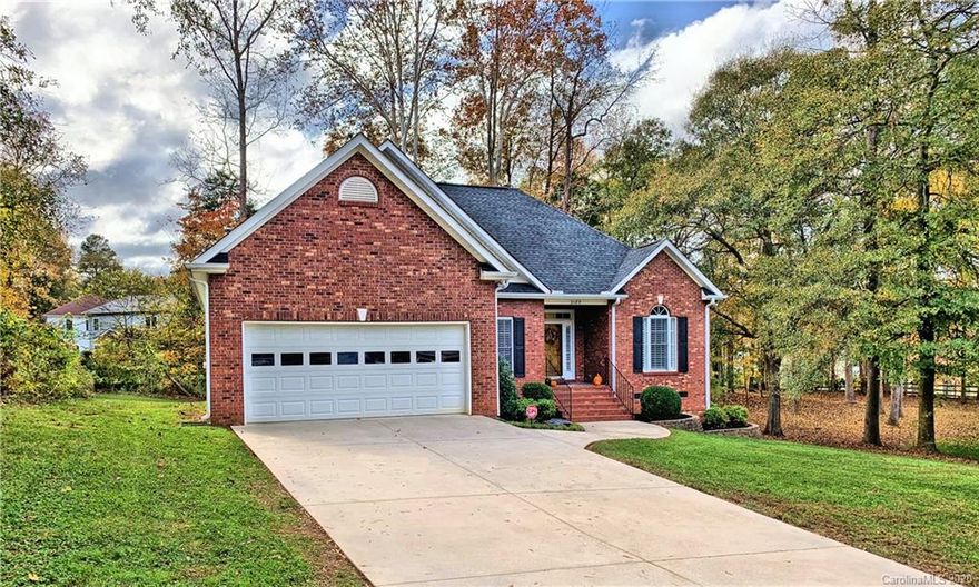 Immaculate home on a tranquil cul-de-sac located in the Hidden Forest subdivision. The split bedroom plan features a large master bedroom, vaulted ceiling, garden tub, and dual sinks. Welcome home to a large inviting living room with a cozy fireplace. Plantation shutters and hardwood floors add that southern charm. Versatile dining room space can easily accommodate your holiday gatherings. Enjoy a quiet afternoon/evening sitting on the deck overlooking a large wooded back yard.