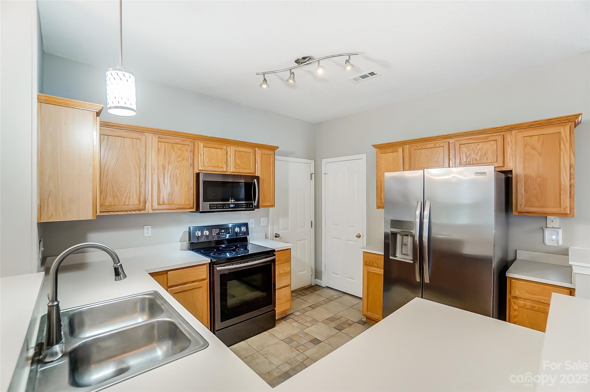 The Hampshires - Residential