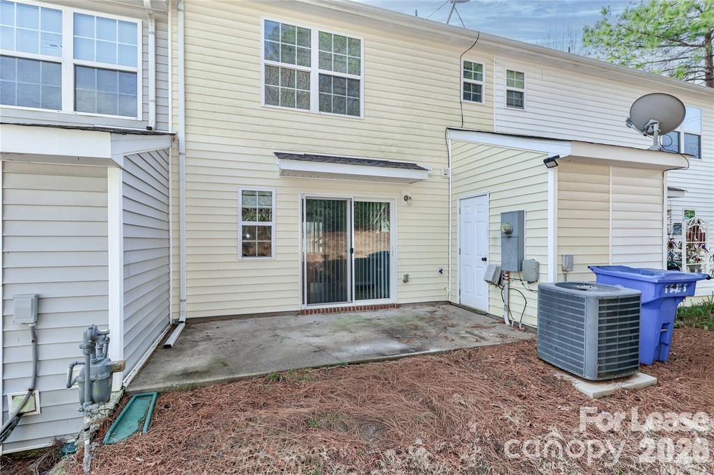 Woodburn Crossing - Residential Lease