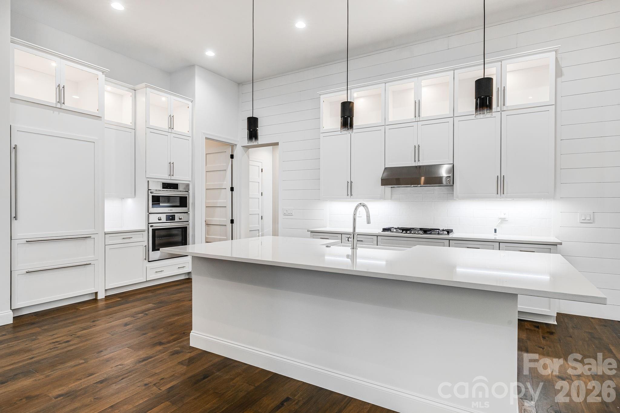 Sapphire Lakes - Residential