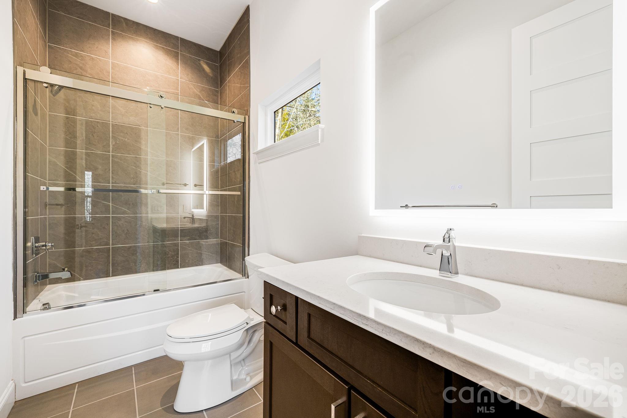 Sapphire Lakes - Residential