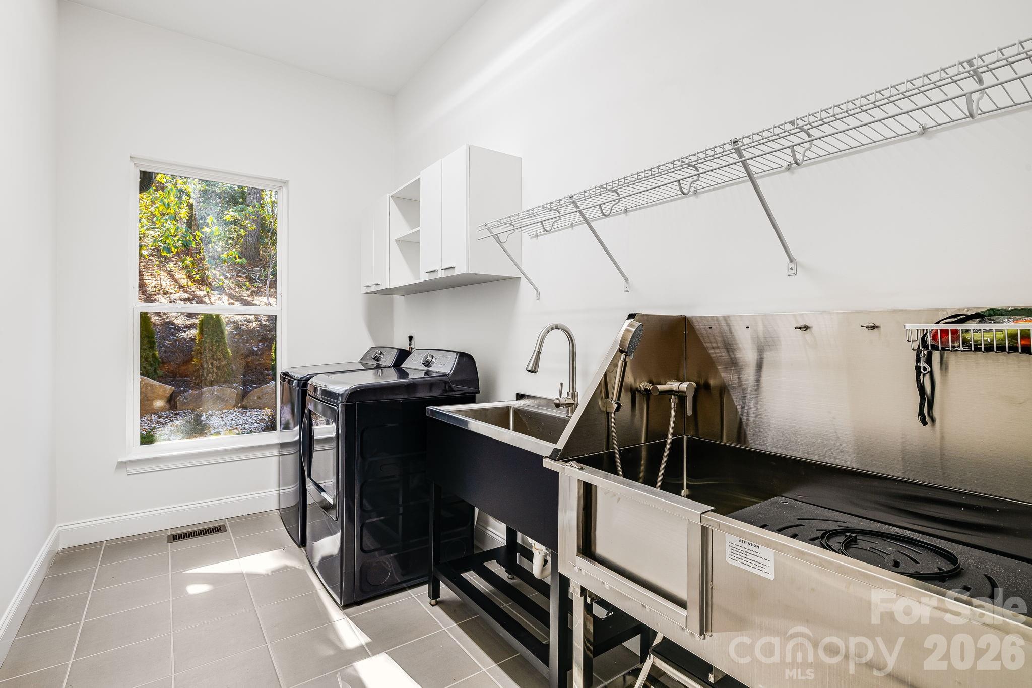 Sapphire Lakes - Residential