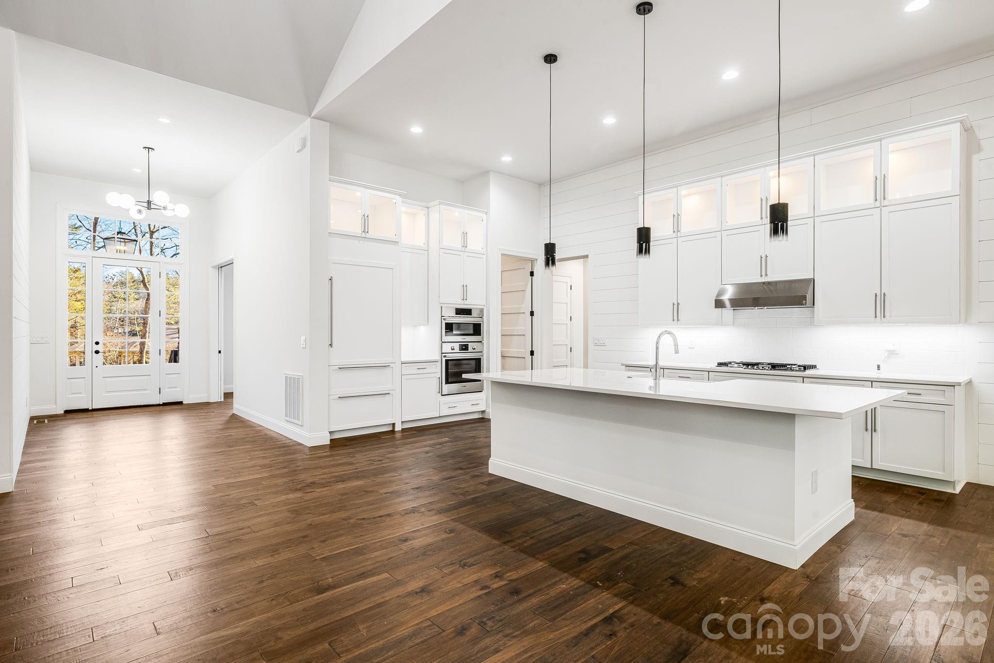 Sapphire Lakes - Residential