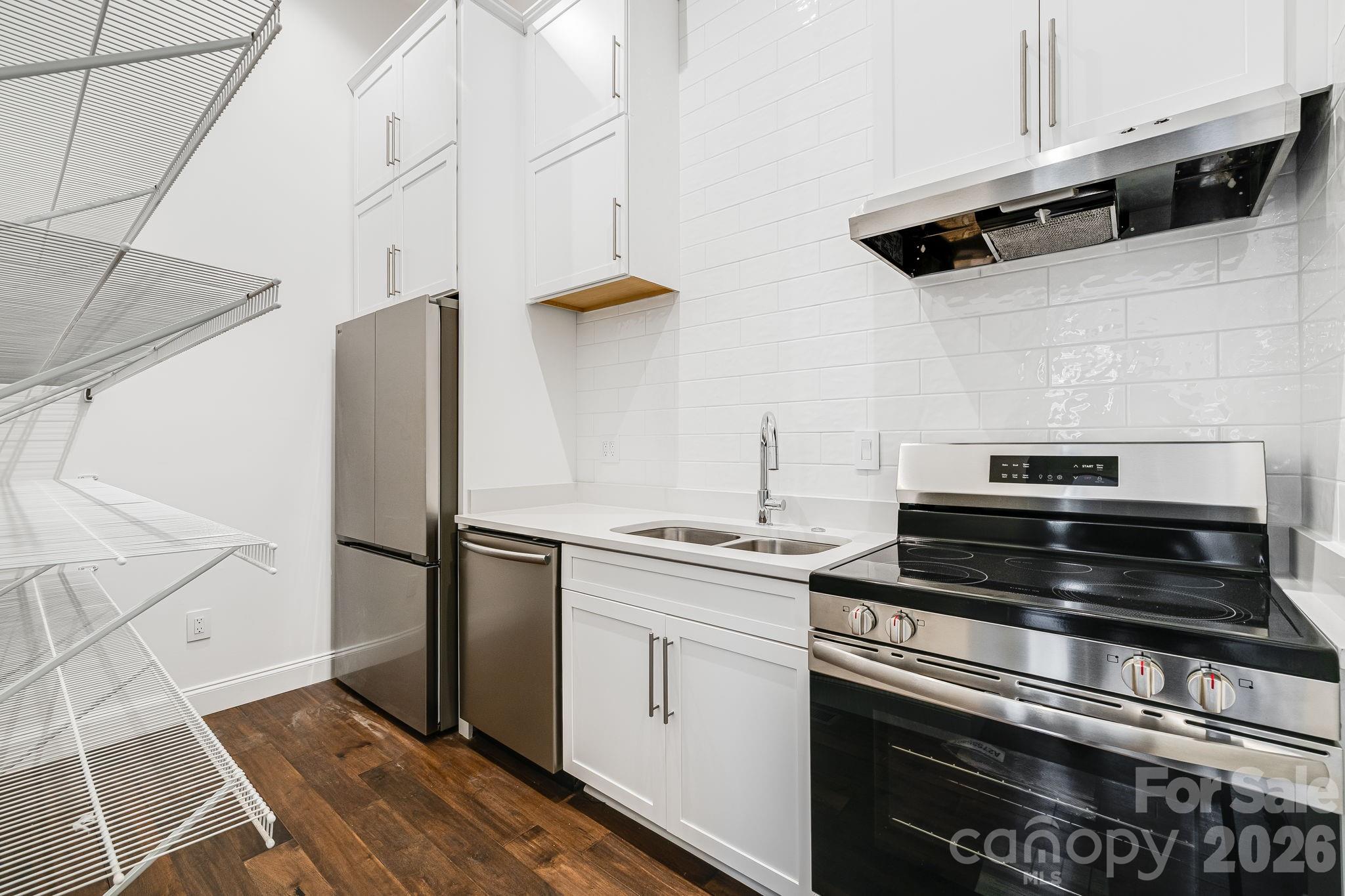 Sapphire Lakes - Residential