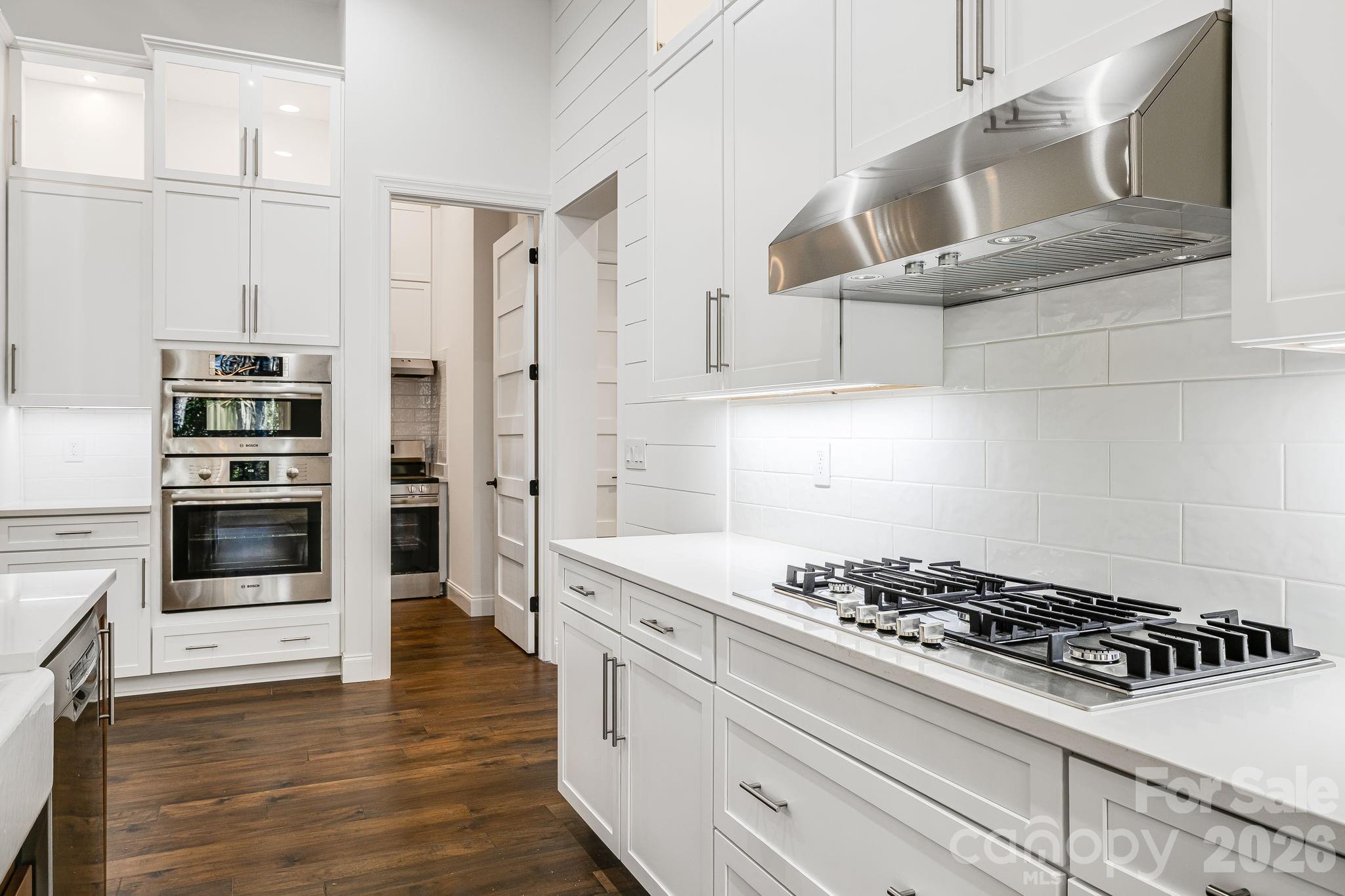 Sapphire Lakes - Residential