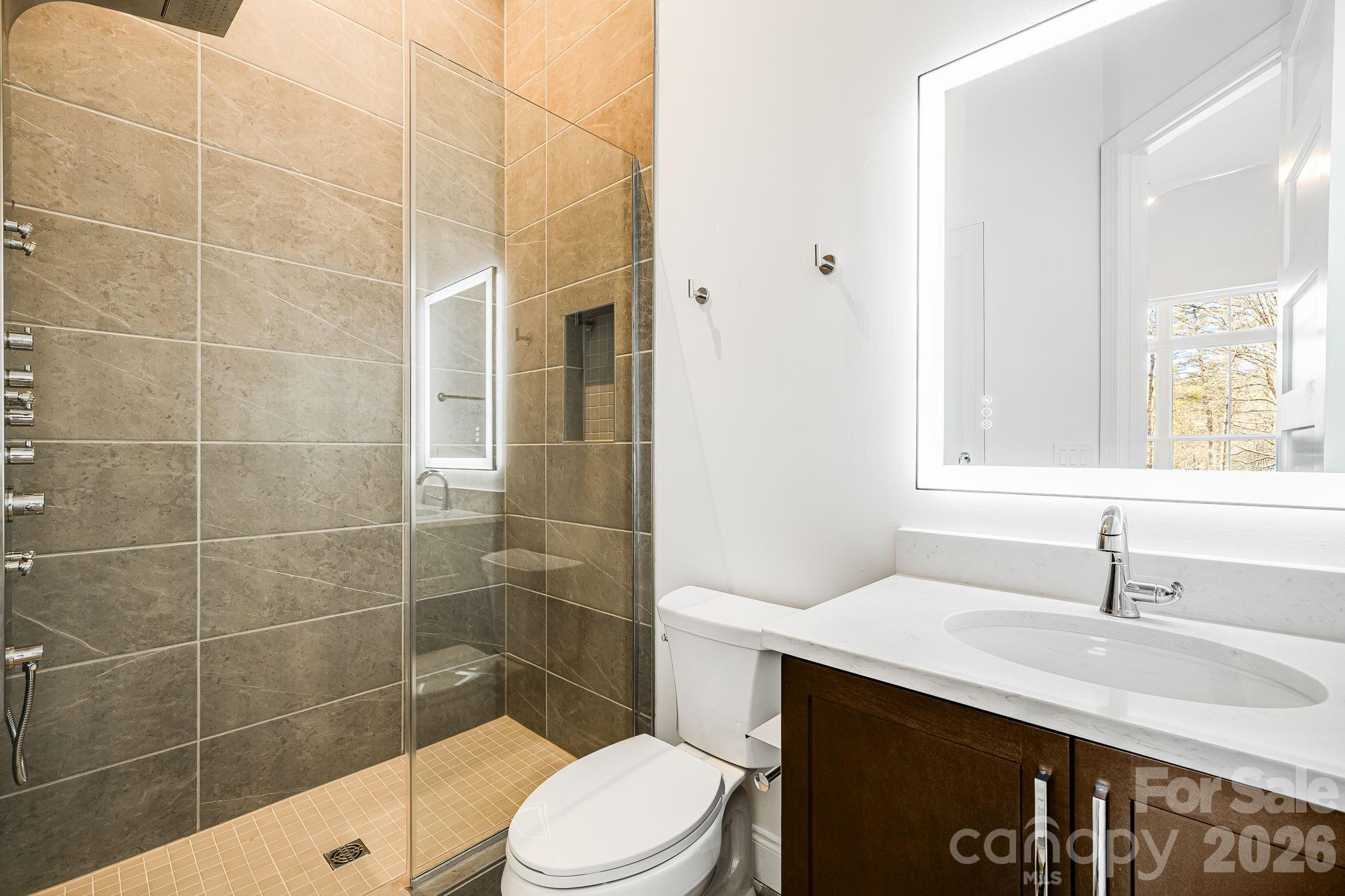 Sapphire Lakes - Residential