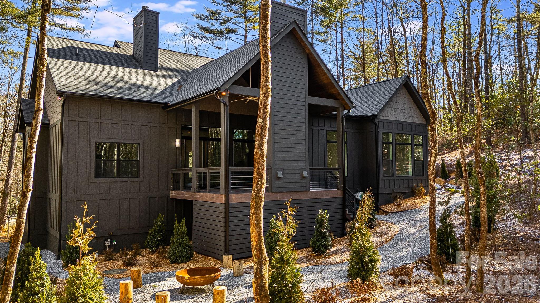 Sapphire Lakes - Residential