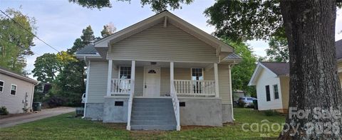 Photo of 227 W B Street, Newton, NC 28658 (MLS # 4371674)