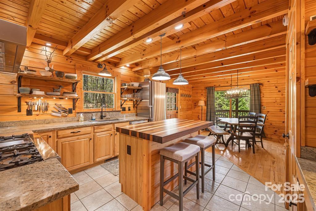 447 Hidden Lake Parkway