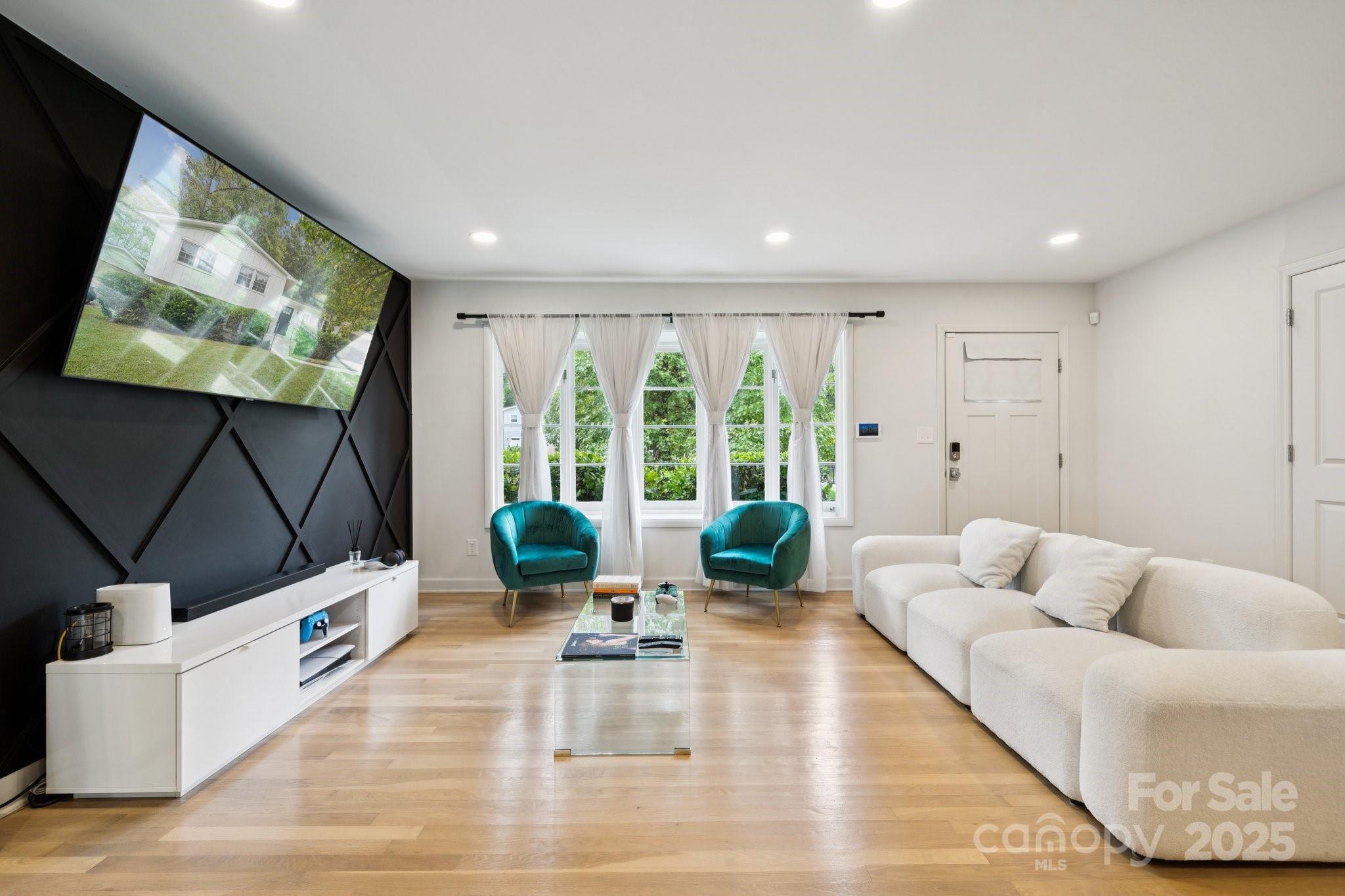 1530 Barberry Court