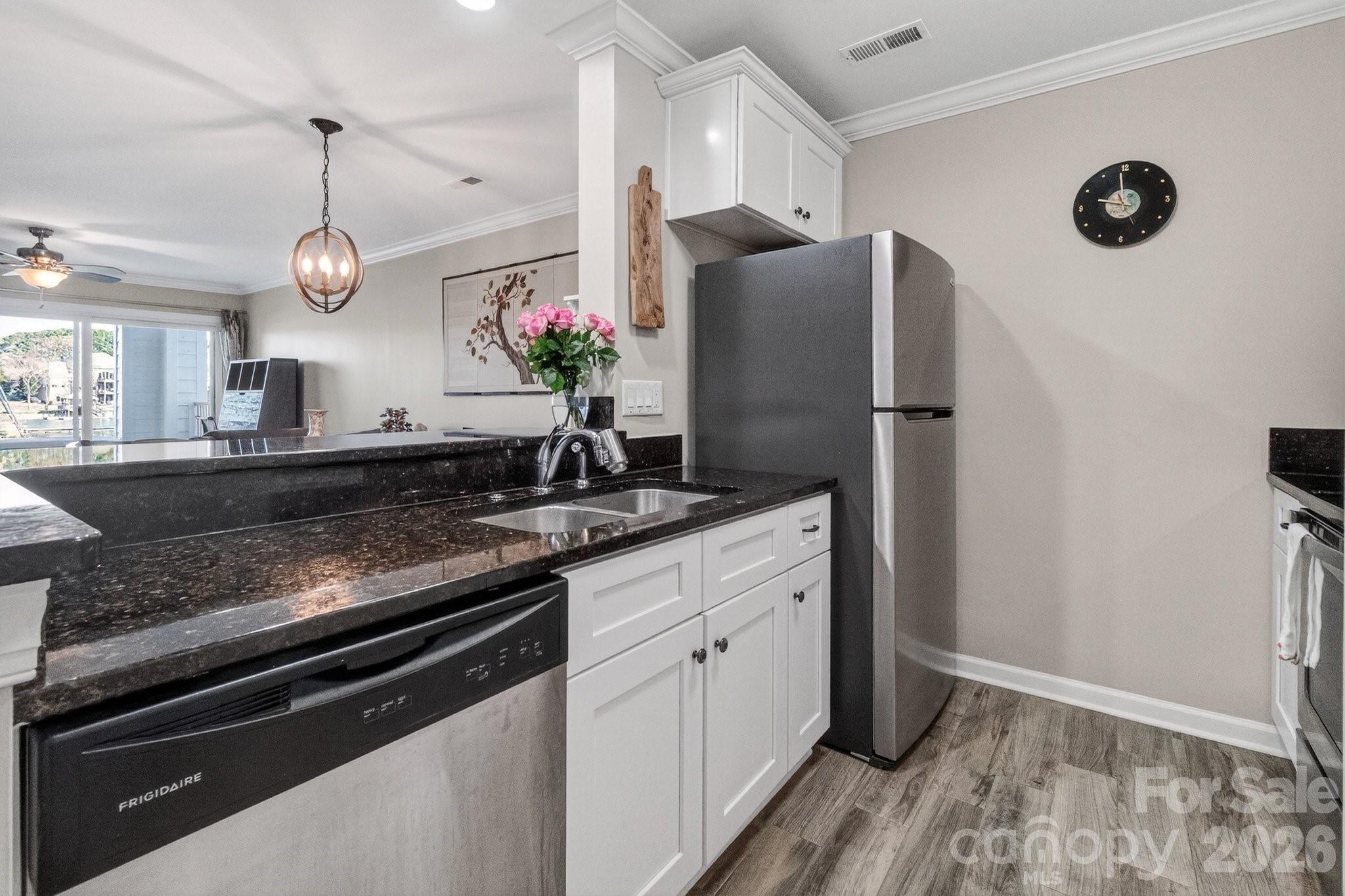 18695 Vineyard Point Lane