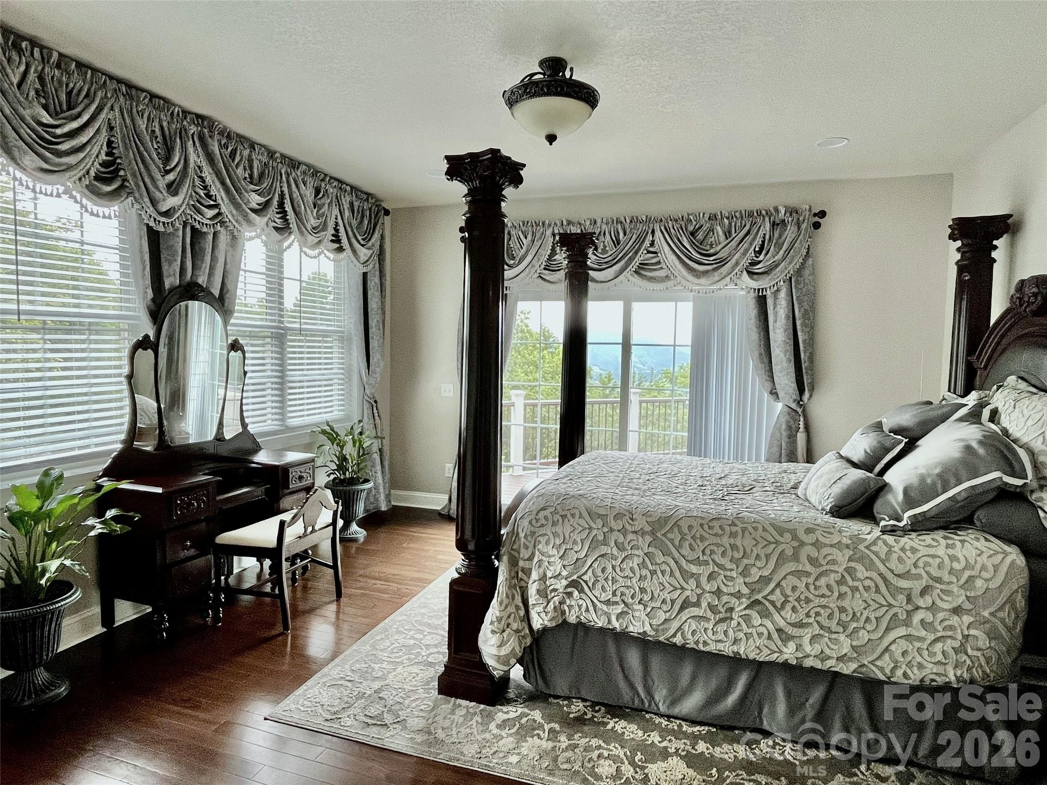 Hawk Mountain - Residential