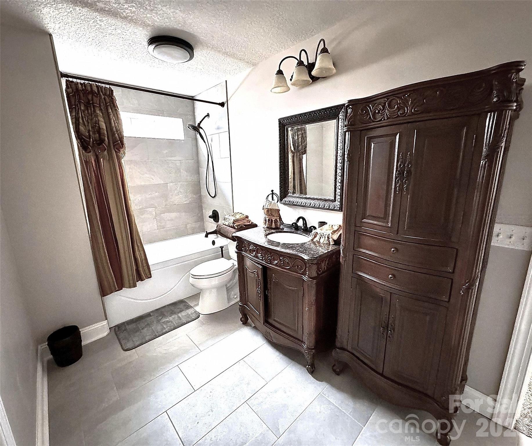 Hawk Mountain - Residential