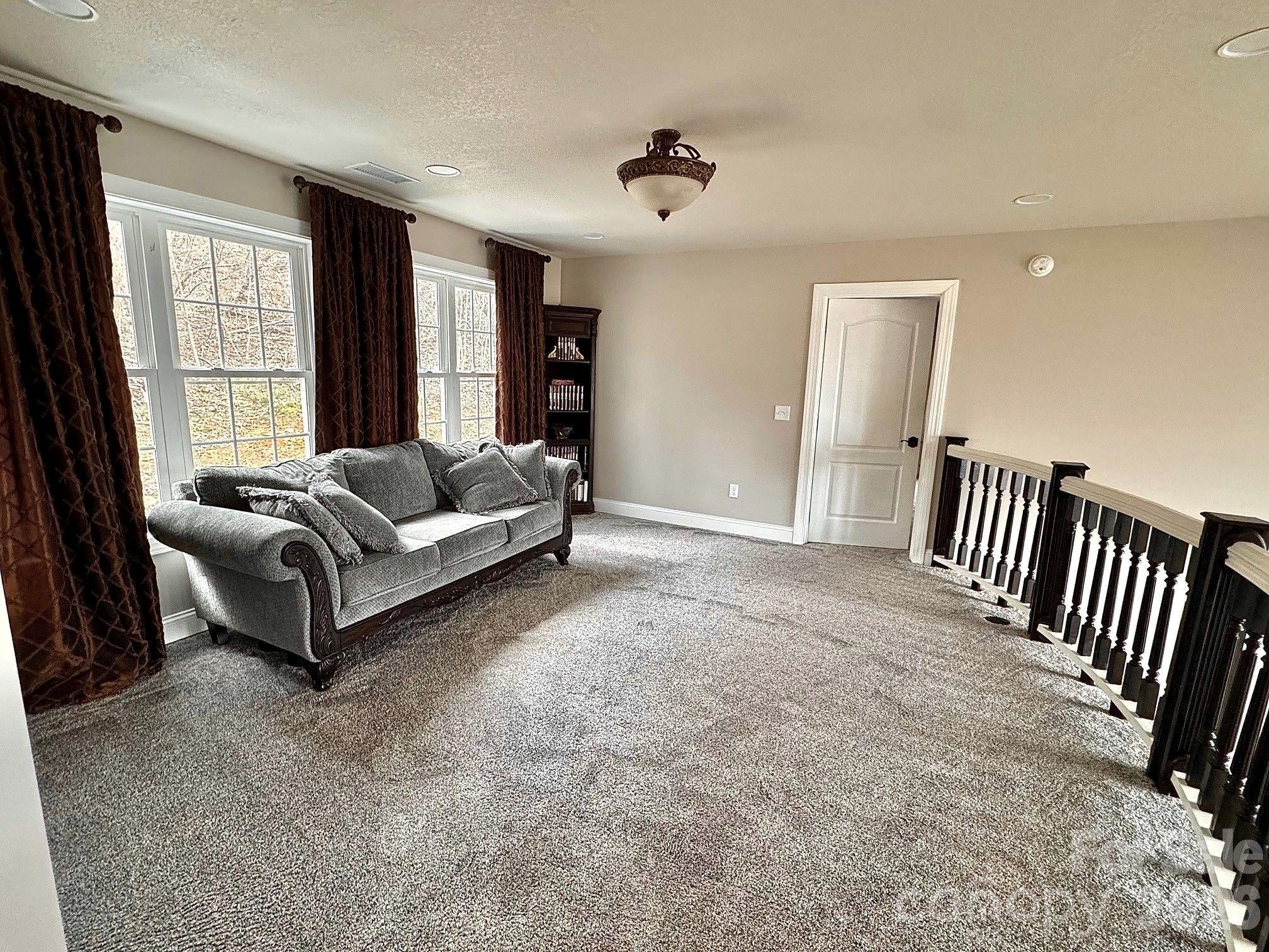 Hawk Mountain - Residential