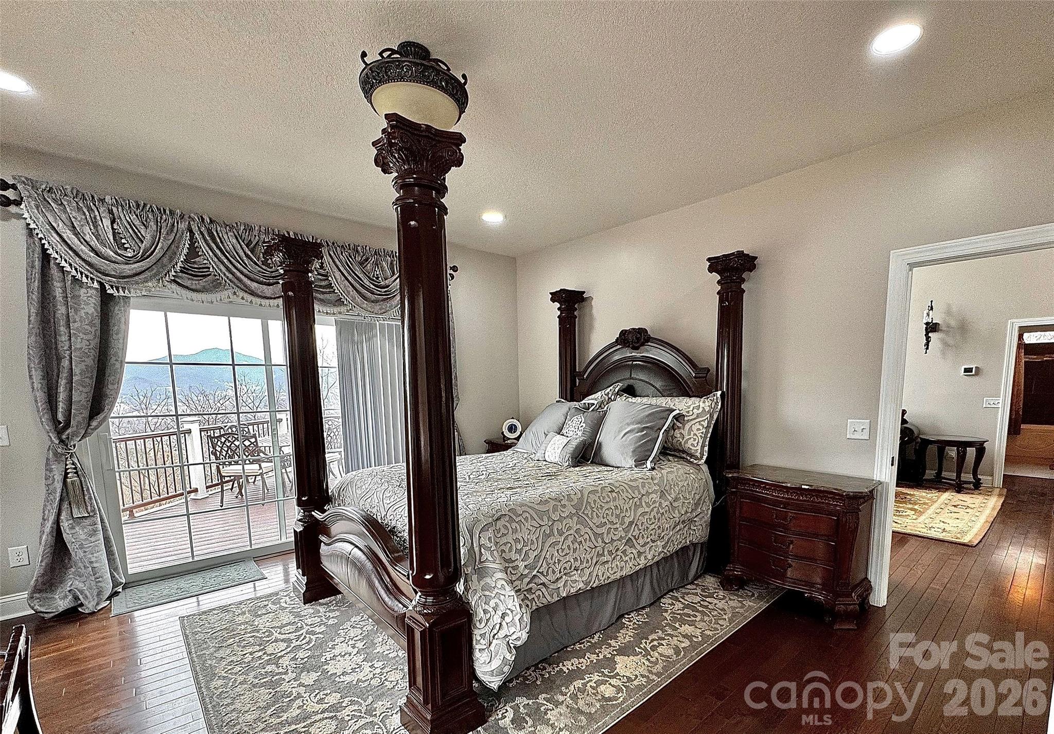 Hawk Mountain - Residential