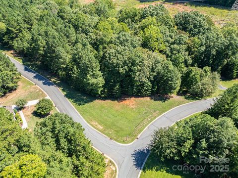 Photo of 3000 Ashwood Park, Belmont, NC 28012 (MLS # 4301319)