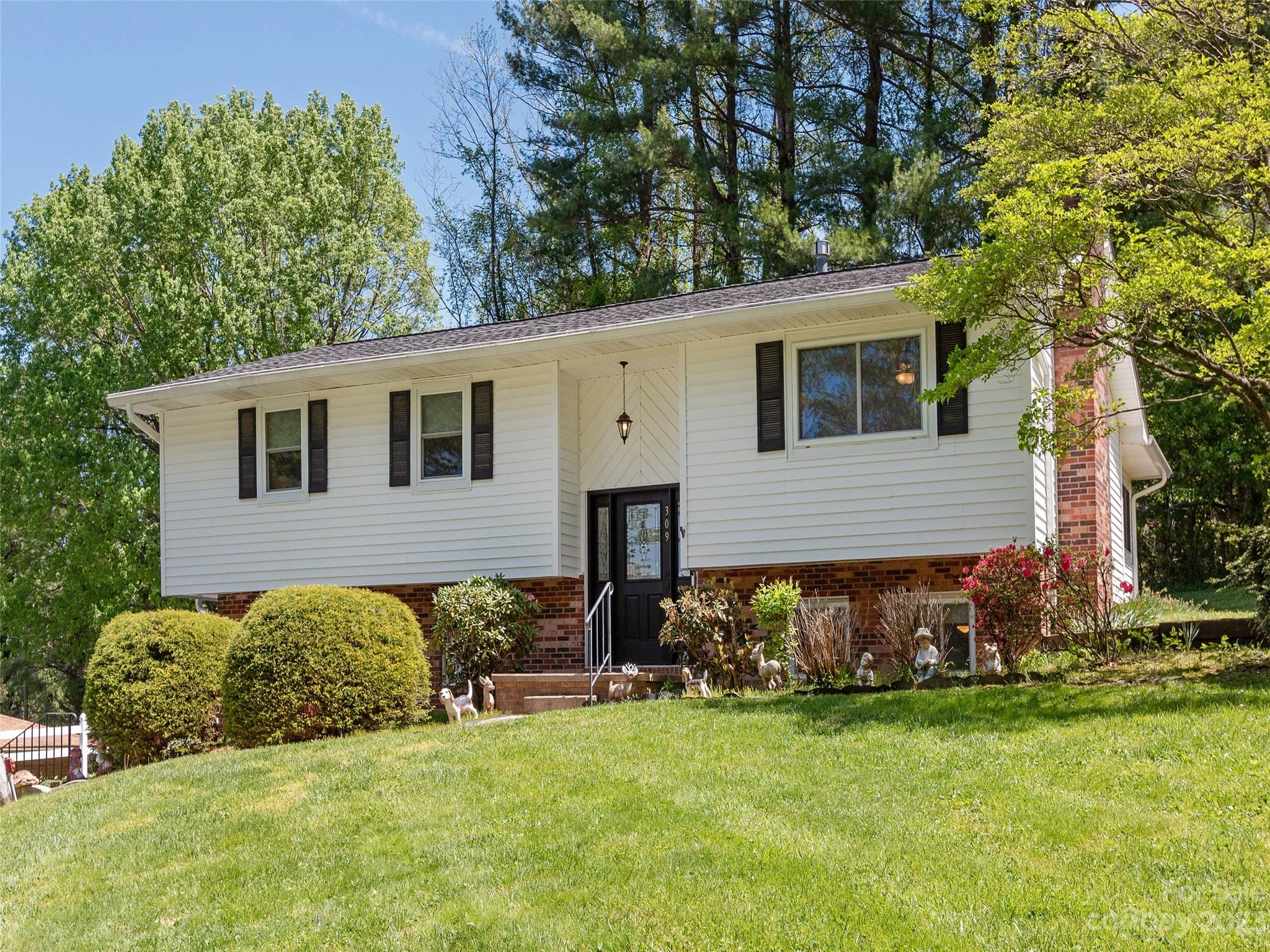 Brookland Manor - Residential