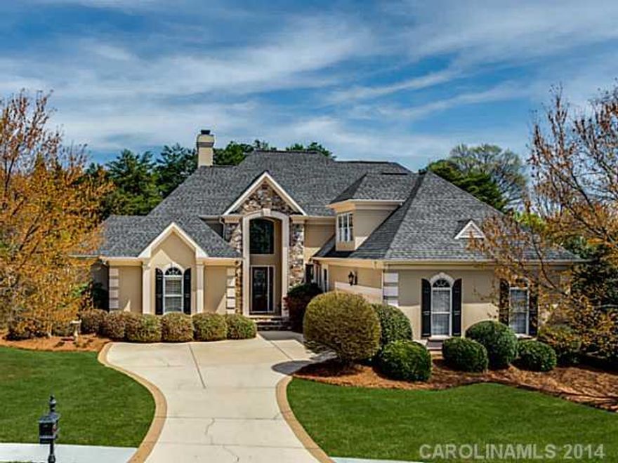 Elegant interior designer's home located on the 1st hole of The Peninsula Golf Course features master AND guest suite on the main level. Spacious updated kitchen opening to generous living area has granite, stainless appls and large island with gas cooktop. Wake to peaceful views of the golf course in the fabulous master suite featuring frameless shower & rubbed bronze. Quiet cul-de- sac lot.