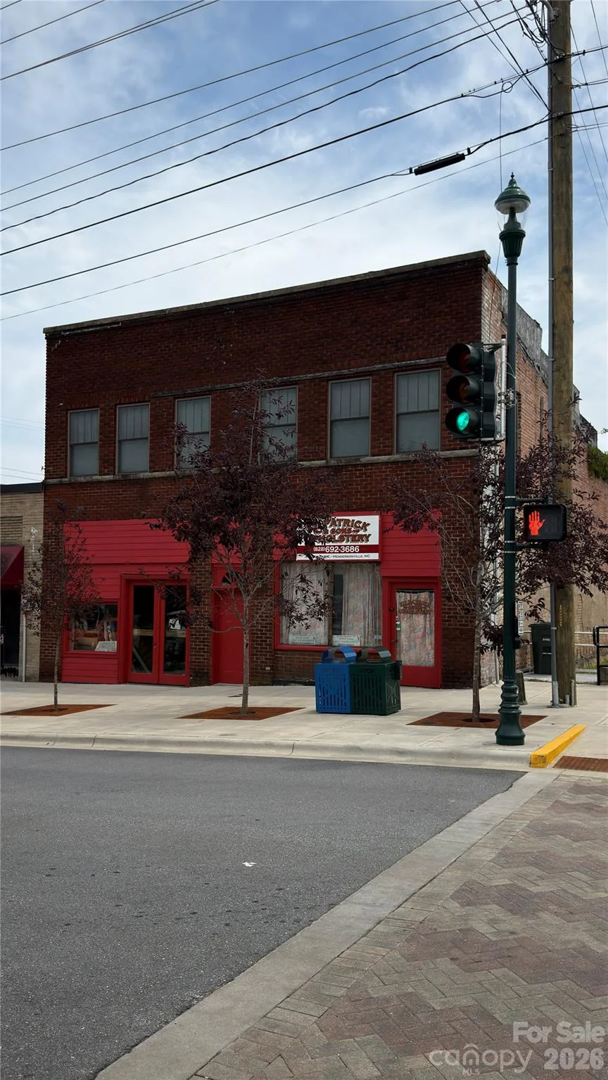 360 Seventh Avenue E, Hendersonville, NC, 28792
