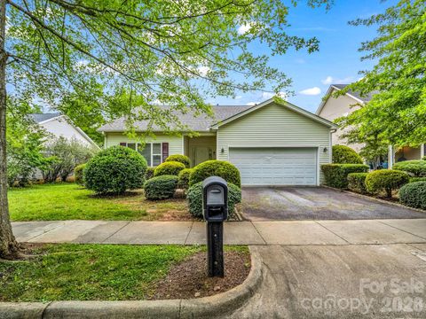 Photo of 6 Scottish Circle, Asheville, NC 28803 (MLS # 4389950)