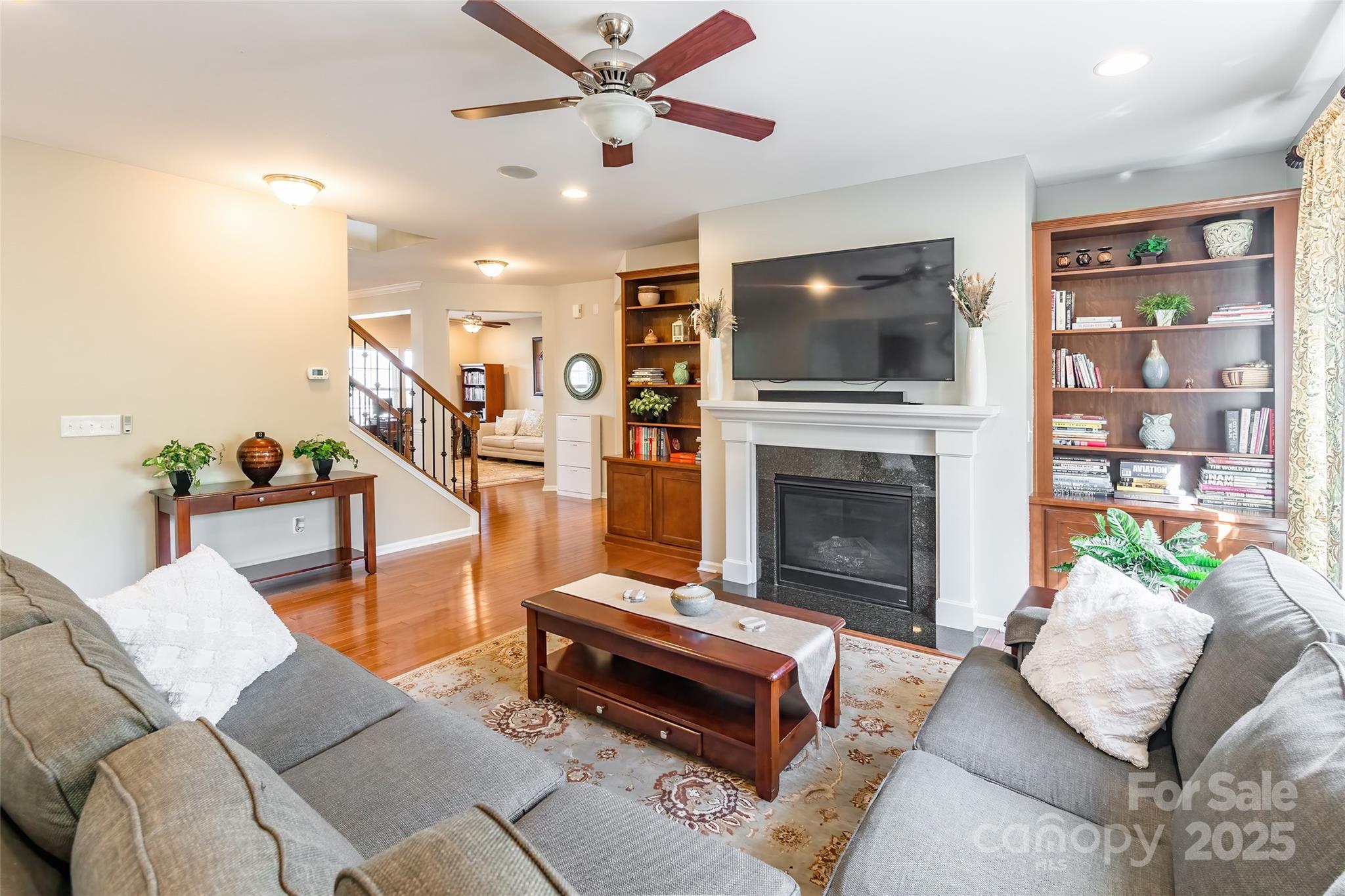 River Lake - Residential