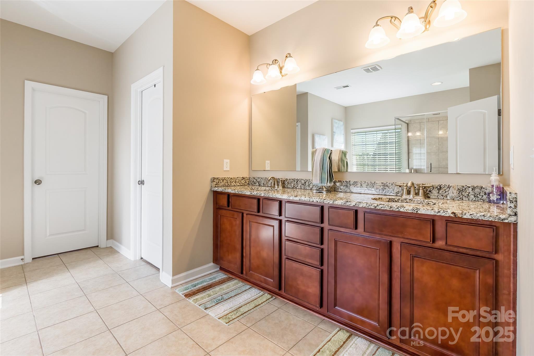 River Lake - Residential